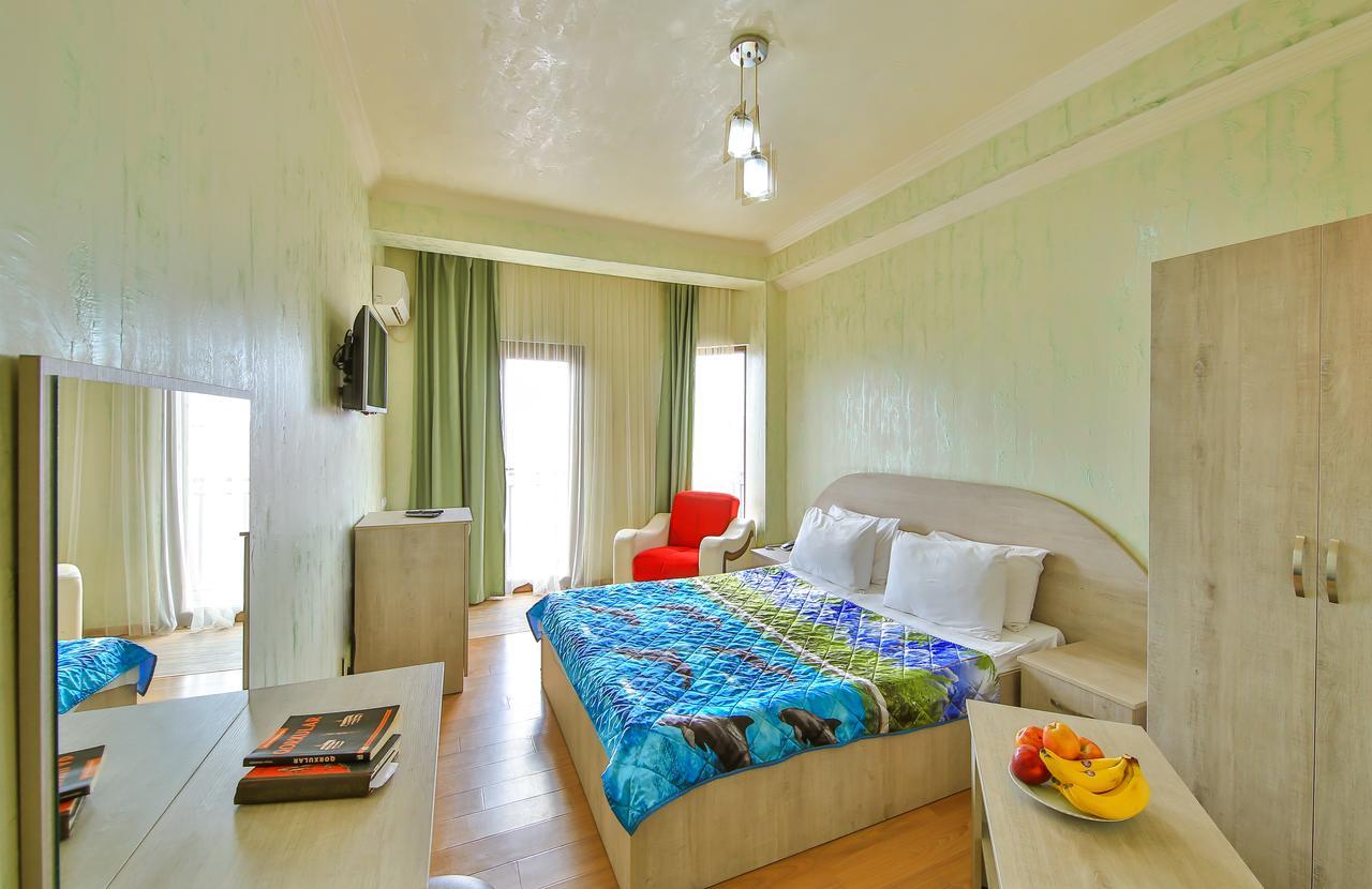 Royal Hotel Батуми Экстерьер фото